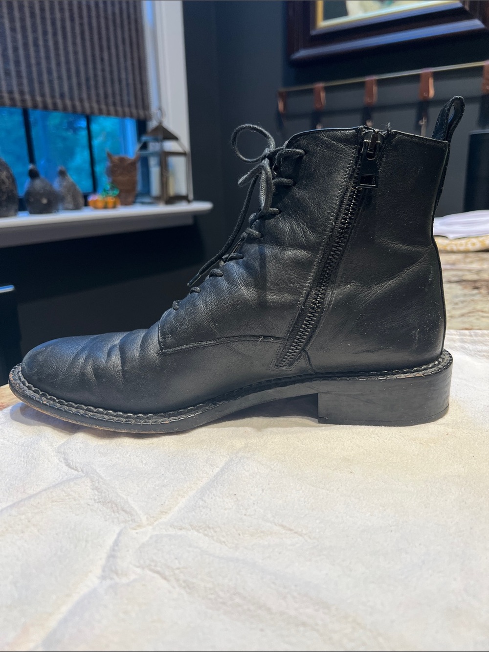 Vince Women’s Black Leather Cabria Lace-Up Boots - Size 8.5M - Picture 6 of 13